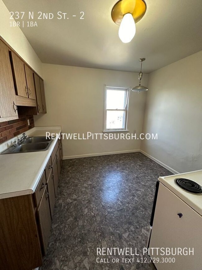 Building Photo - 1 Bedroom Apartment in Jeannette