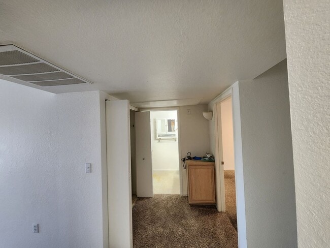 Building Photo - Beautiful 2 Bedroom, 2 Bath Condo in Summerlin