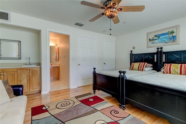 Building Photo - 1575 Pinellas Bayway S