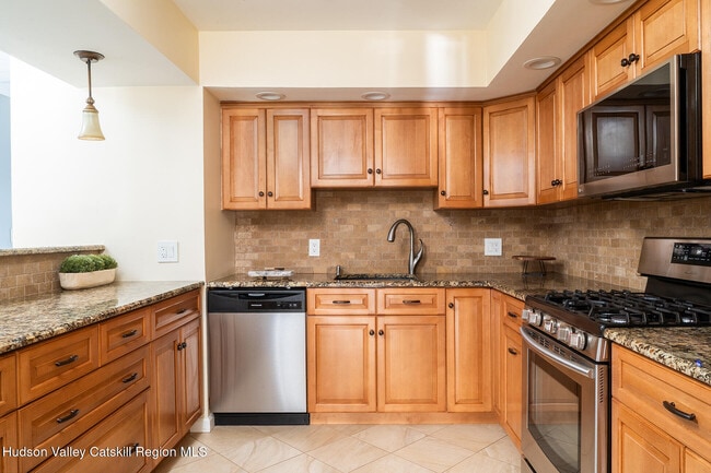 Building Photo - 7 Marina Dr