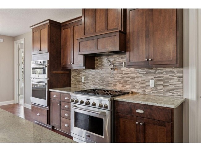 Building Photo - 16588 E Lake Dr