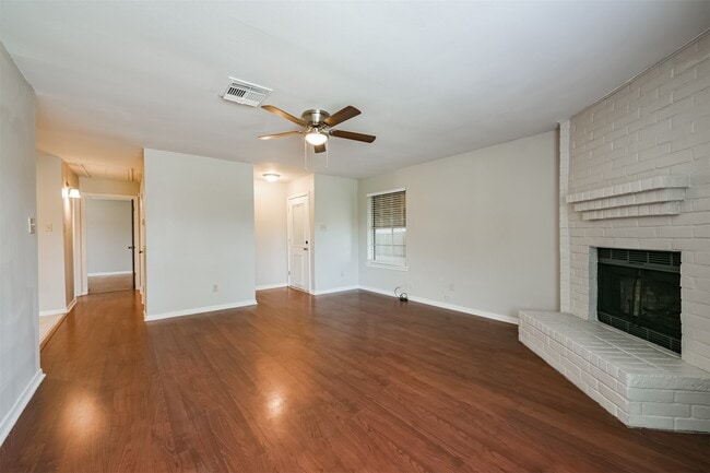Building Photo - 4655 Orange Cir S