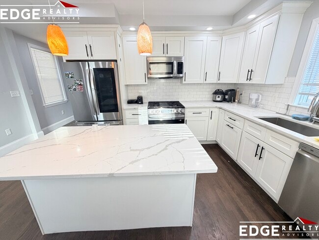 Building Photo - 124 Tremont St