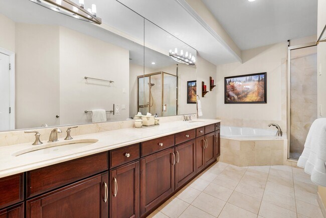 Building Photo - 36 Regency Pl