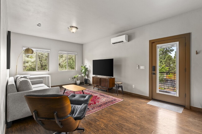 Building Photo - Beautiful 1-Bedroom ADU in Wood River Village – Walk to the River & Old Mill