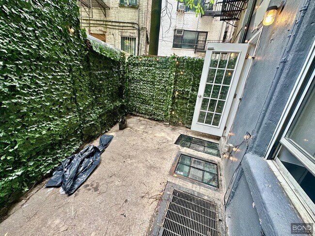 Primary Photo - 562 Hudson St