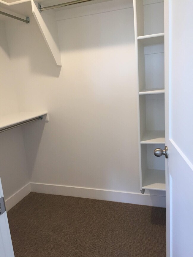 Building Photo - 754 E 950 N