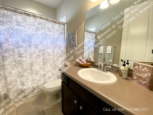 Building Photo - 7215 Rim Bluff Ln