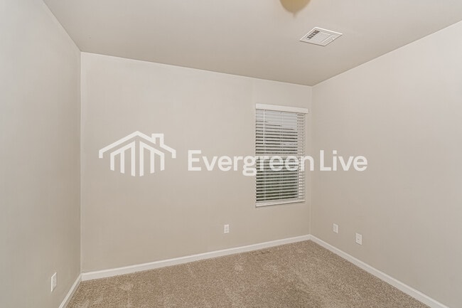 Building Photo - 16366 Creek Dr