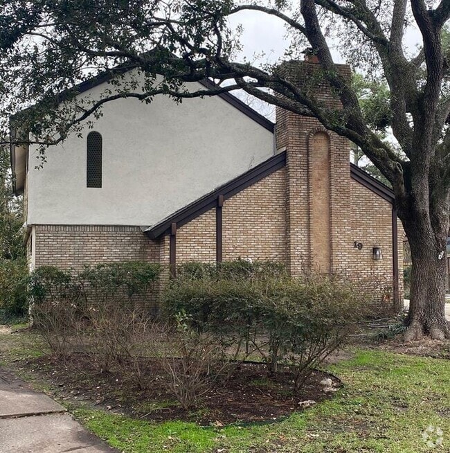 Building Photo - 19 Rocky Ln