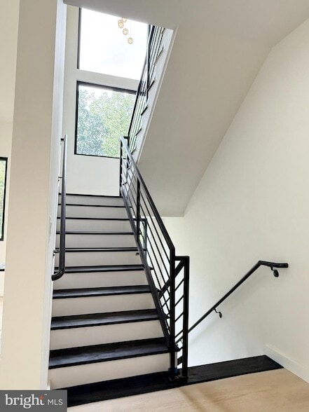 Building Photo - 8908 Mohawk Ln