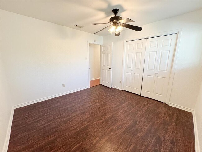 Building Photo - 11910 Stout Oak Trail