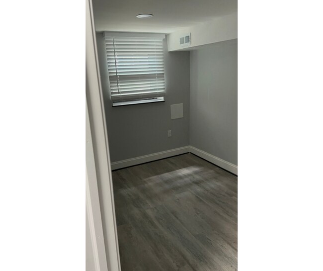 Building Photo - 2848 Edgecombe Cir S