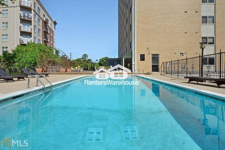 Building Photo - 2285 Peachtree Rd
