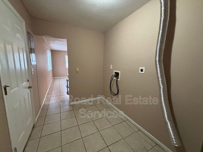 Building Photo - 3004 Finley St