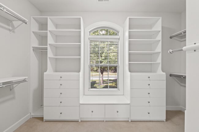 Building Photo - 916 Star of Danube Way