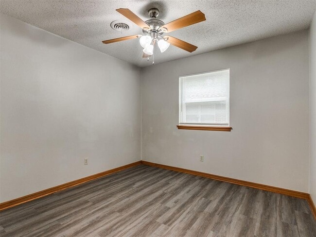 Building Photo - 1639 Westbrooke Terrace