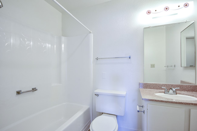 Hammer Lane Village - Stockton, CA | Apartment Finder