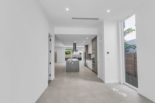 Building Photo - This beautiful new townhome  or rentoffers...