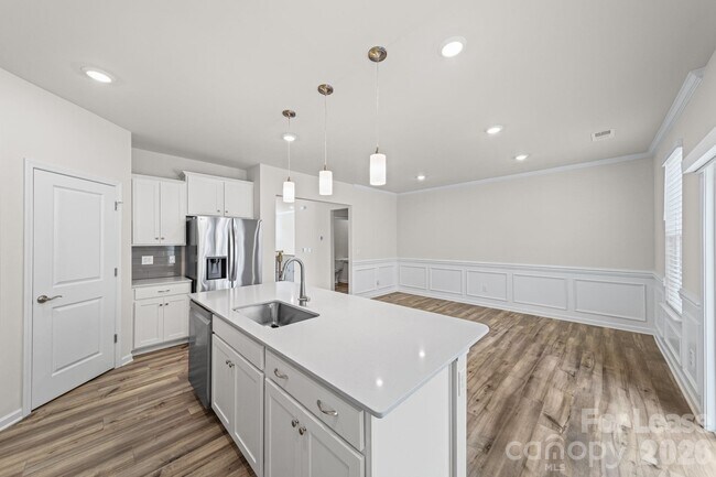 Building Photo - 1104 Bandon Dr