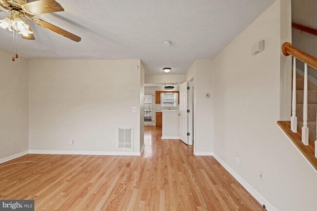 Building Photo - 321 Copperfield Ln