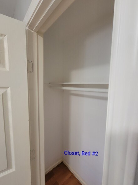 Building Photo - 707 Johnson Ln