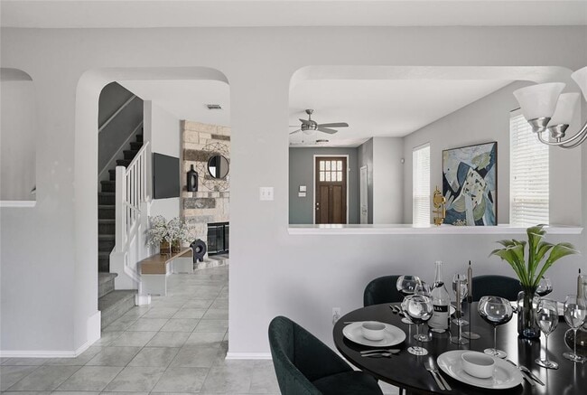 Building Photo - 144 Holstein St