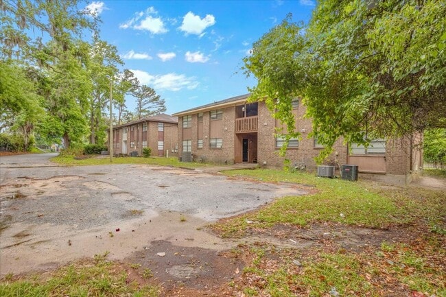 Building Photo - 2-Bedroom Apartment in Convenient Savannah Location