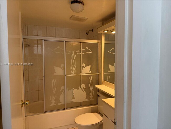 Building Photo - 1325 W 68th St