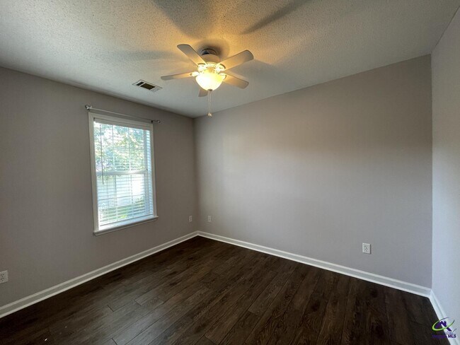 Building Photo - 102 S Gala Ct