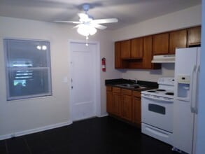 Building Photo - 4970 Vincennes St