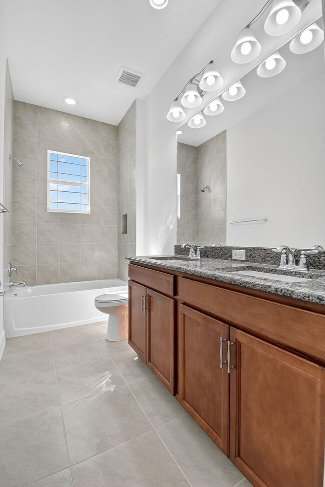 Building Photo - 15120 Wildwood Cir