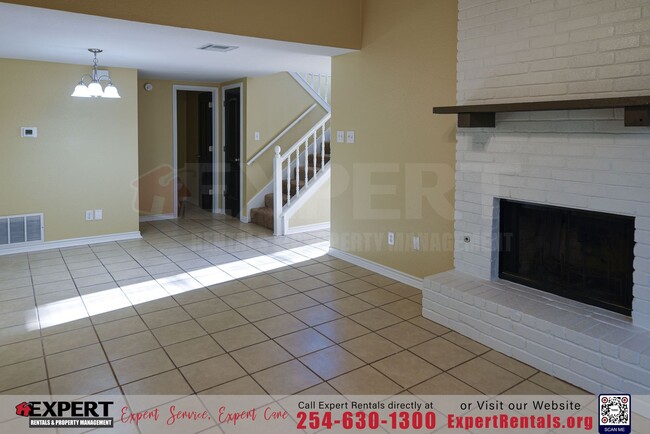 Building Photo - 1235 Royal Crest Dr