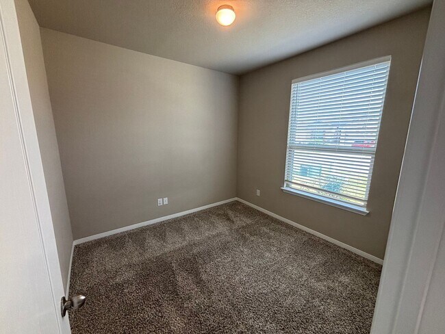 Building Photo - 7717 Hickman St