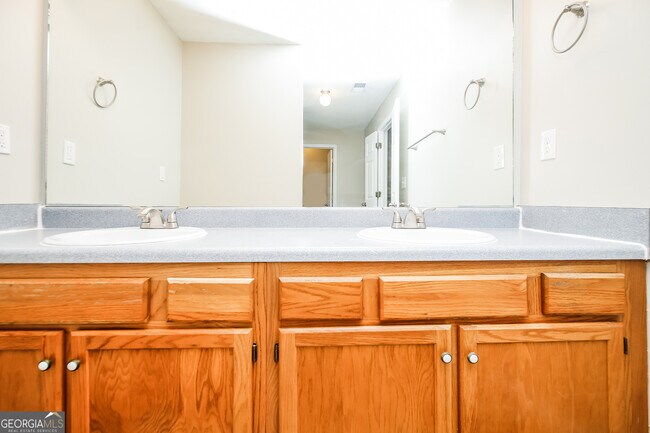 Building Photo - 91 River Oak Ct