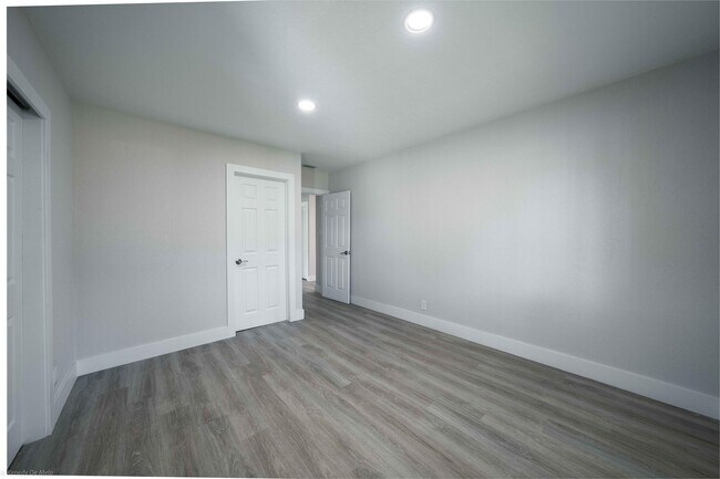 Building Photo - 1405 NW 7th Terrace