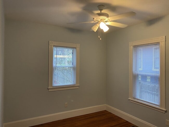 Building Photo - 15 Radford Ln