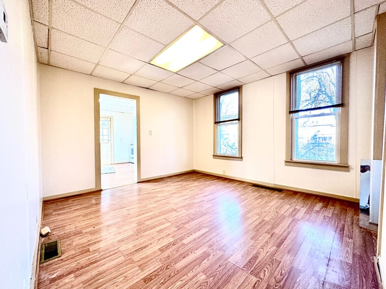 Building Photo - 8 W Lutton St