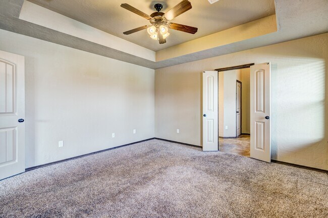 Building Photo - AVAILABLE THE END OF APRIL! 3 OR 4 BDRM, 2 BATHRM, 2 CAR & STORM SHELTER