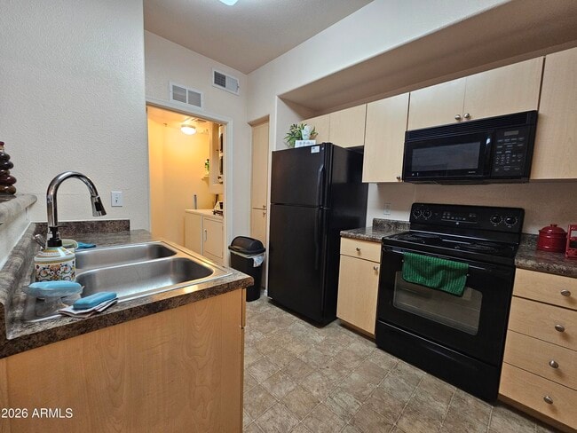 Building Photo - 18416 N Cave Creek Rd