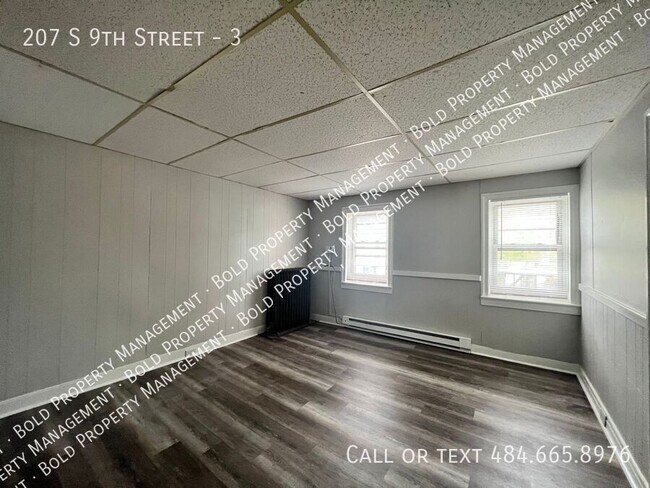 Building Photo - 207 S 9th St