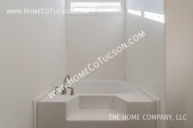 Building Photo - 11550 S Nogales Hwy