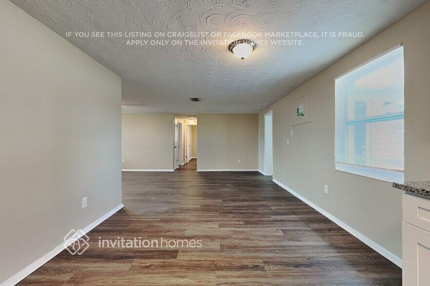 Building Photo - 3910 Beechwood Dr