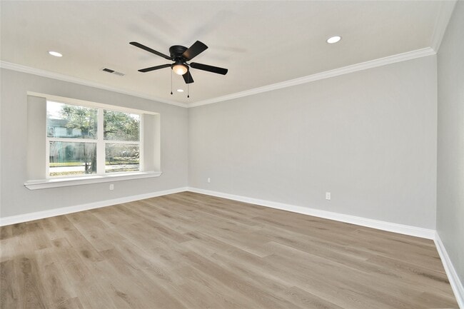 Building Photo - 2035 Round Spring Dr