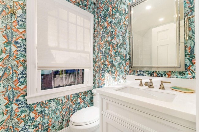 Building Photo - 357 Seabreeze Ave