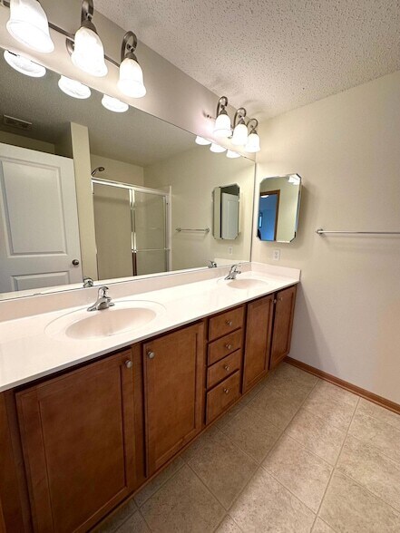 Building Photo - 15375 60th Ave N