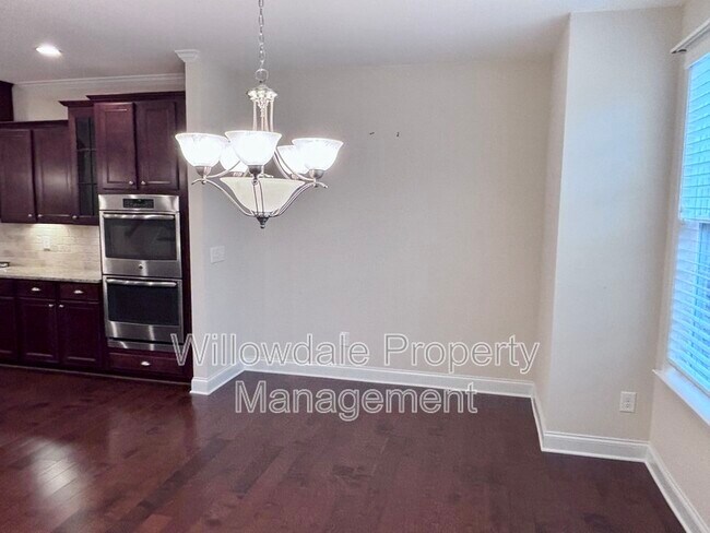 Building Photo - 136 Spring Pine Ln