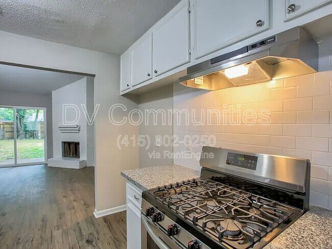Building Photo - 7911 Battleoak Dr