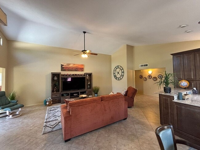 Building Photo - 421 Leisure World