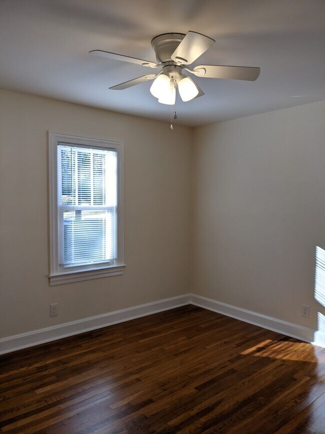Building Photo - Beautiful Asheville Rental in the Malvern Hills Neighborhood!